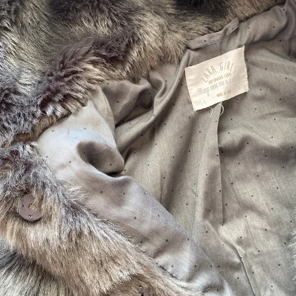 Zara hooded faux fur jacket, Girls size 6!